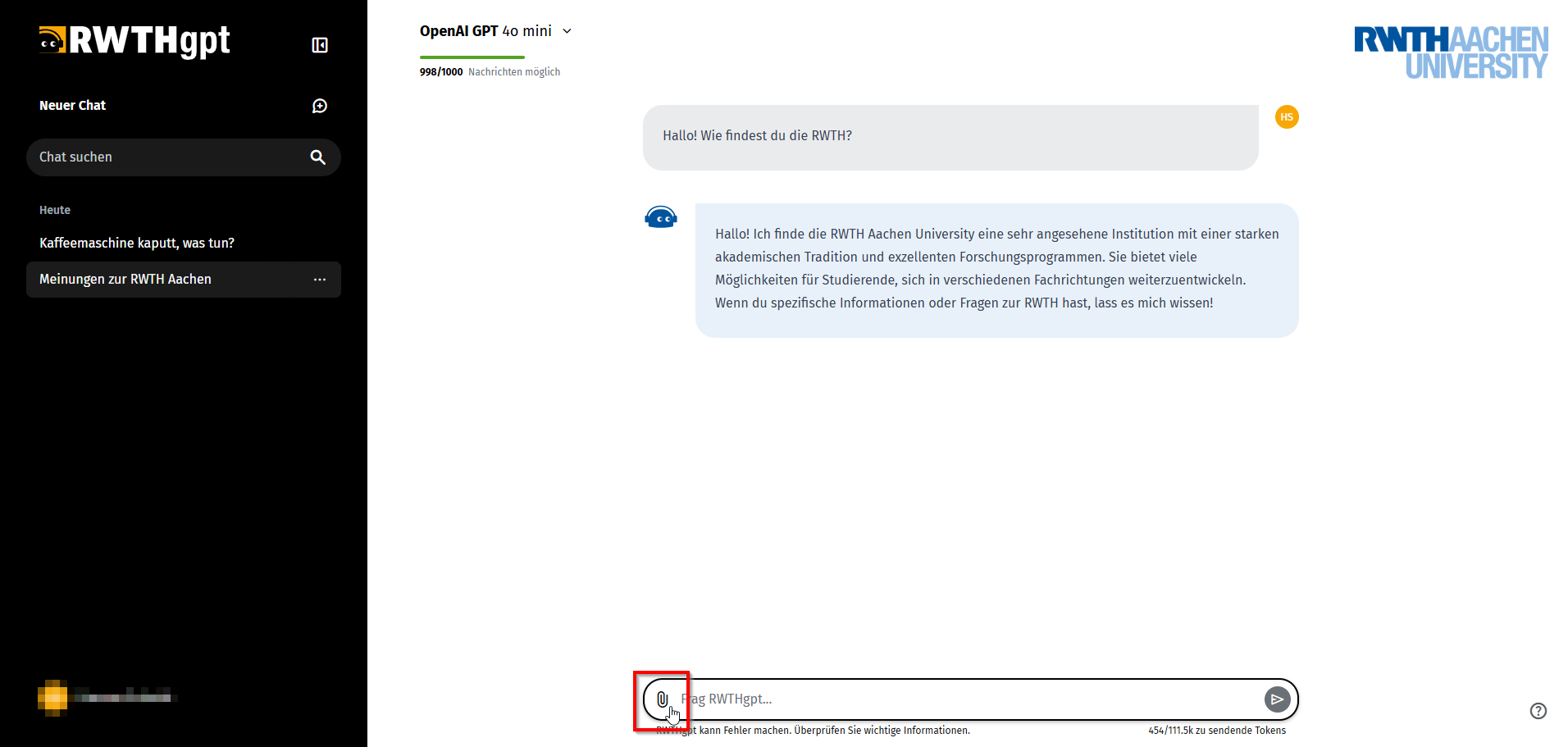 Screenshot der RWTHgpt Benutzeroberfläche auf dem links in der Eingabezeile der Upload-Button markiert ist.