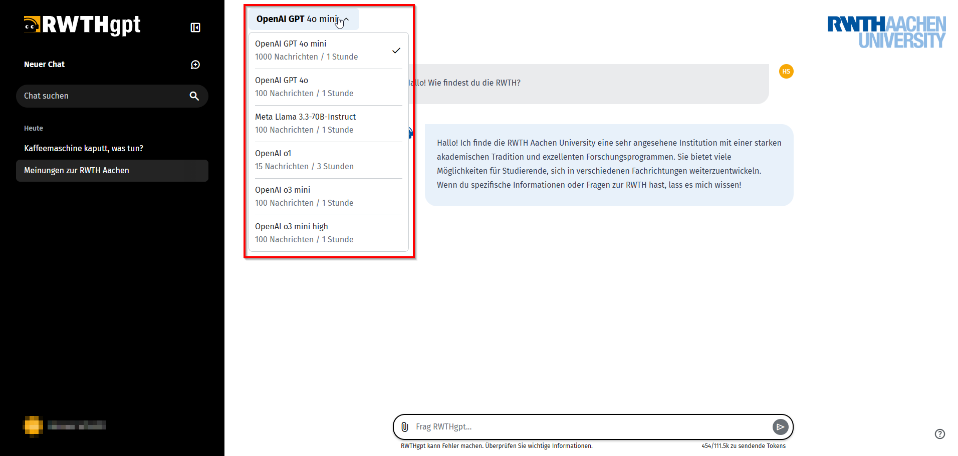Screenshot der RWTHgpt Benutzeroberfläche auf dem mittig links das Auswahlmenü der Sprachmodelle und KI-Tools ausgeklappt und markiert ist.