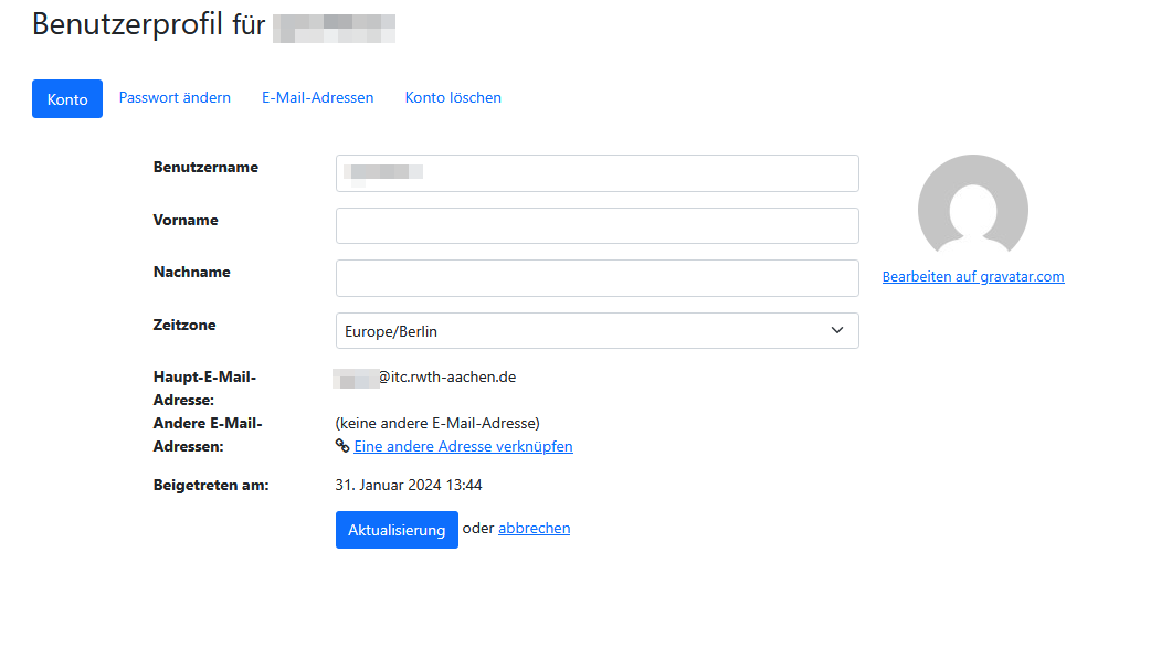 Screenshot der Seite "Benutzerprofil für [Benutzername]" im Reiter "Konto". Nach den oben genannten Feldern finden Sie Ihre Haupt- und andere E-Mail-Adressen sowie das Datum der Registrierung. Darunter befindet sich die Schaltfläche "Aktualisieren".