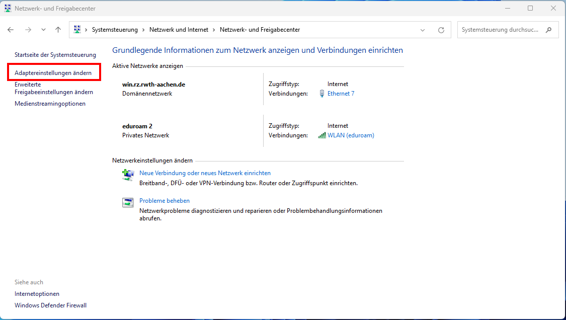 Screenshot des Netzwerk- und Freigabecenters. "Adaptereinstellungen ändern" befindet sich im Menü zwischen "Startseite des Systemsteuerung" und "Erweiterte Freigabeeinstellungen ändern".