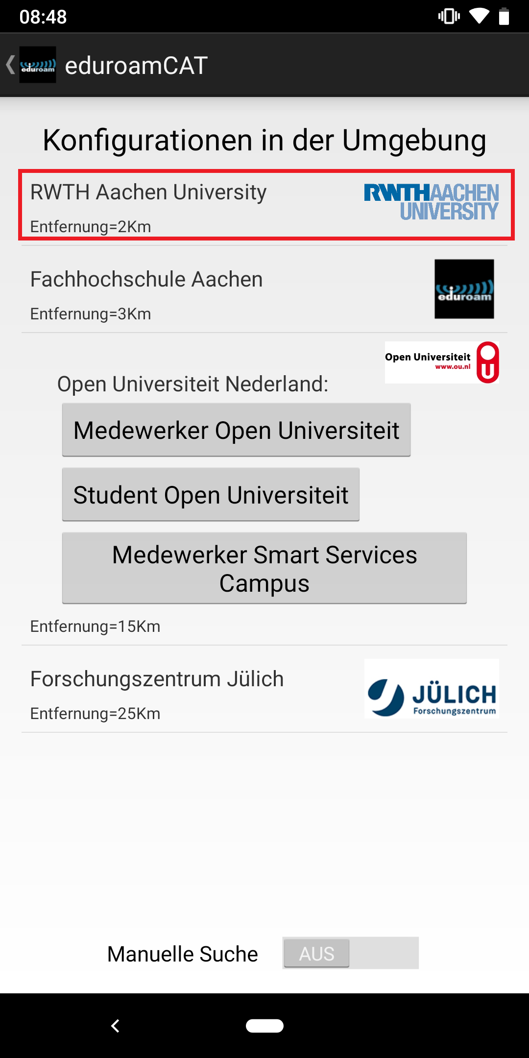 Screenshot der eduroam CAT App. Die Einrichtungen werden unter "Konfigurationen in der Umgebung" von nah nach fern aufgelistet. Sie können auch die manuelle Suche aktivieren.